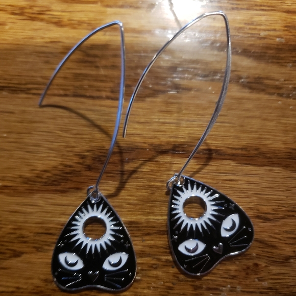 Ouija Planchette shaped Kitty Eyes Drop Earrings - Picture 2 of 3